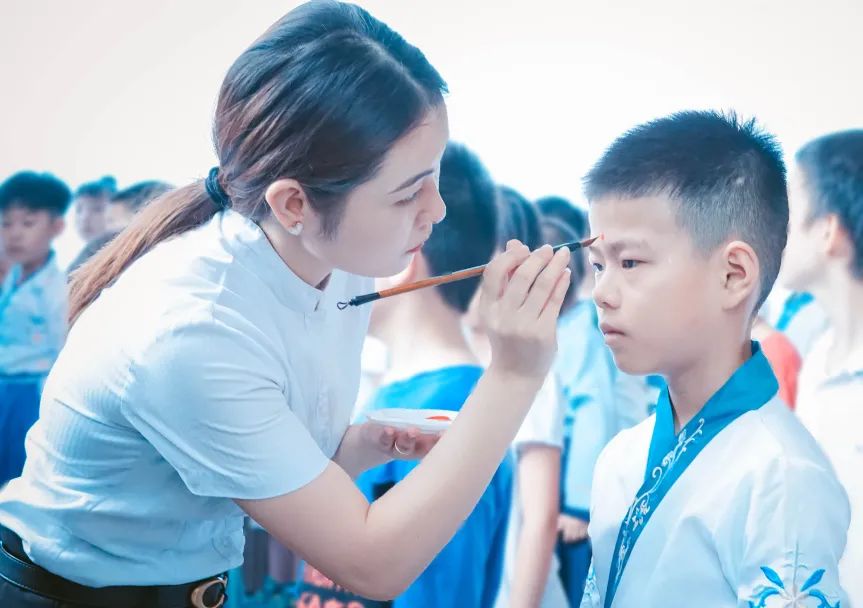 林待秋梧桐湖小学开学记录