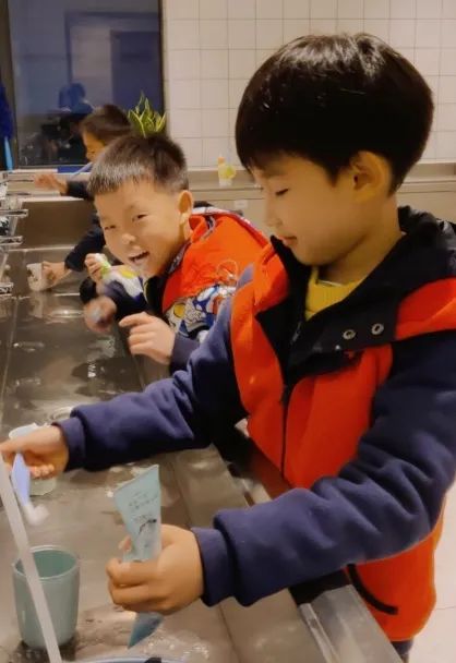 林待秋梧桐湖学校小学的寄宿日常(图33) 图片