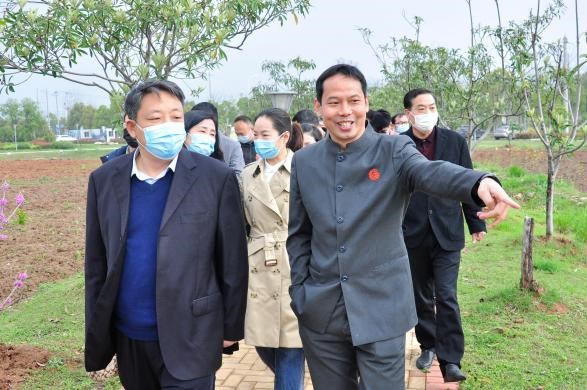 鄂州市2022年中小学劳动教育现场推进工作会在林待秋梧桐湖学校顺利召开(图3)