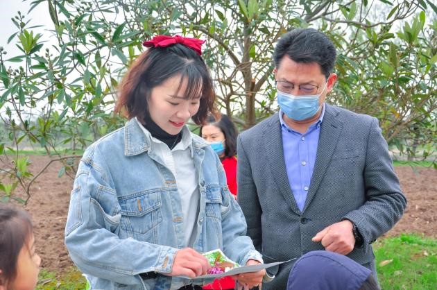 鄂州市2022年中小学劳动教育现场推进工作会在林待秋梧桐湖学校顺利召开(图5)